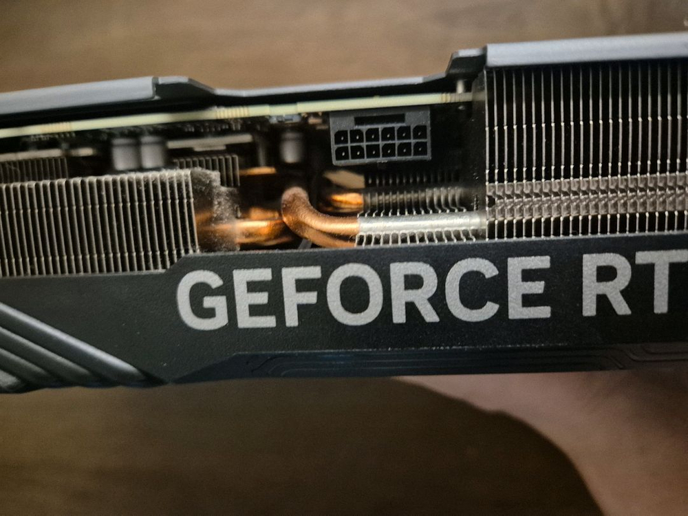 기가바이트 RTX 4070Ti GAMING OC 12GB 이미지