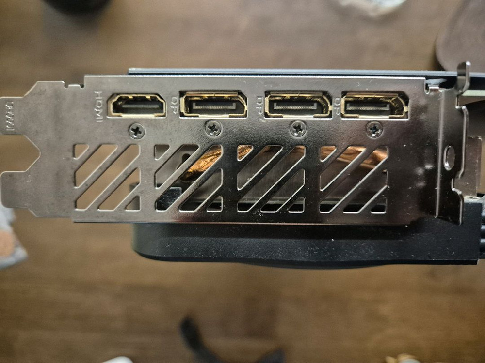기가바이트 RTX 4070Ti GAMING OC 12GB 이미지