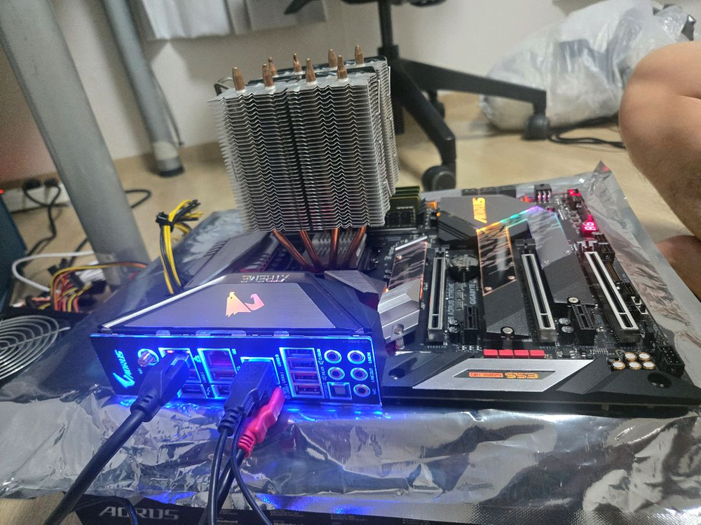 기가바이트 어로스 Z390 익스트림 메인보드& i9 9900k 셋 팔아요 이미지