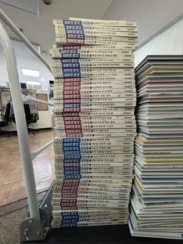 금성 만화 한국의 역사(역사+인물) 금성출판 48권 세트 배송비 포함 안전결제 가능 역사만화 중고책 이미지