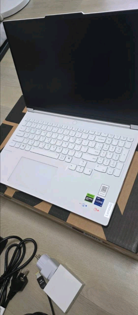 레노버 리전 슬림 7i 노트북 16IRX i9 14900hx 32g 4070 1TB 이미지