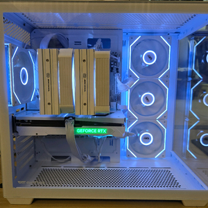 화이트 감성 게이밍 PC (7800X3D, RTX 5060) 본체 팝니다. 이미지