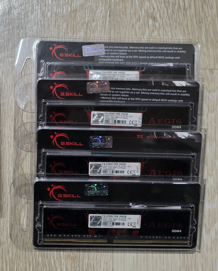 지스킬 Aegis DDR4-3200 16기가 램 2장 판매합니다. 이미지