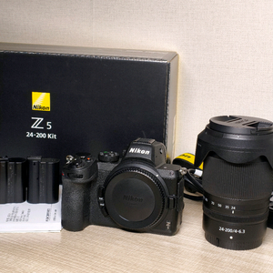 니콘 Z5 + 24-200mm 렌즈 세트