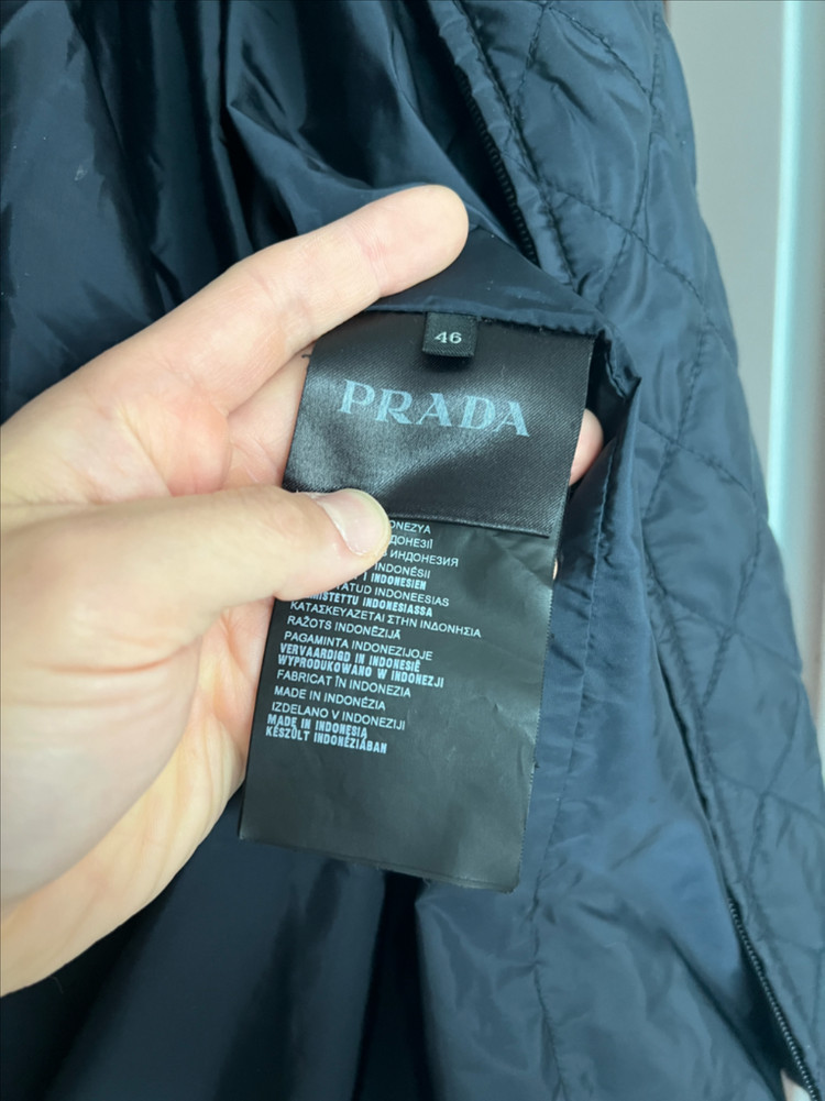 프라다 퀼티드 봄버자켓 이미지