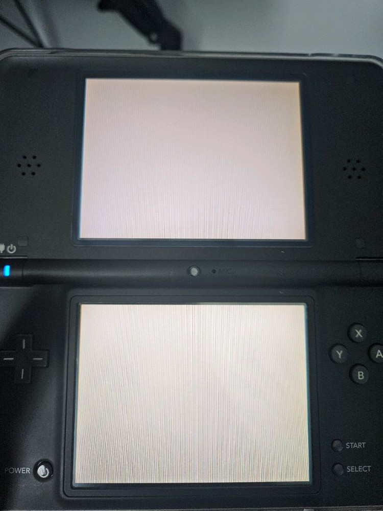 네고가능) 닌텐도 dsi ll 블랙 색상 판매합니다 이미지