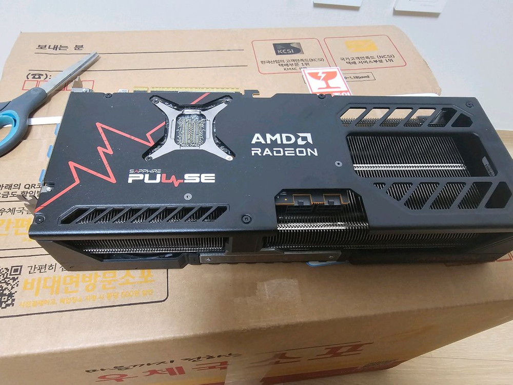 사파이어 RX9070 XT 펄스 팝니다 이미지