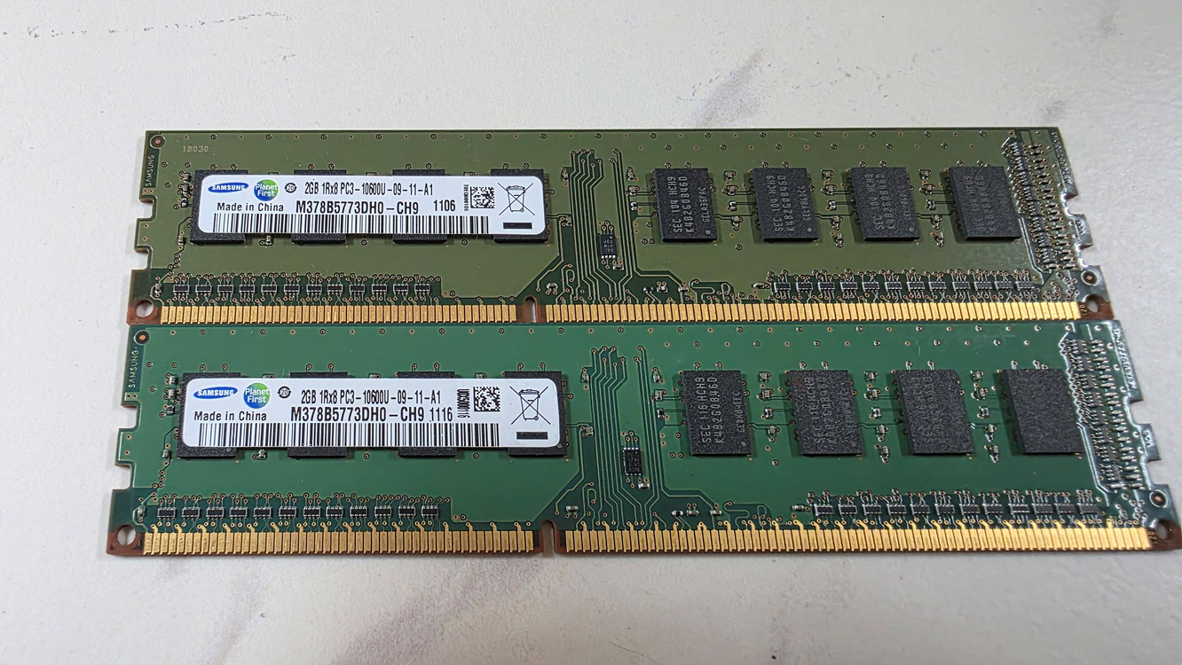 인텔 i5 2500 cpu, 써모랩 바람 쿨러, 슈퍼플라워 350와트 골드 파워, ddr3 4기가, 500기가 하드 이미지