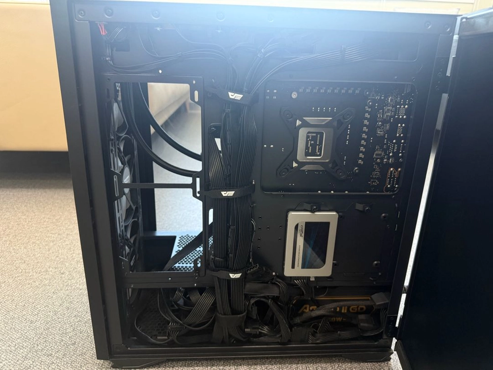 [고사양 게이밍/작업용 PC 판매] i9-14900KF / RTX 5060Ti 16GB / Z790 WIFI 이미지