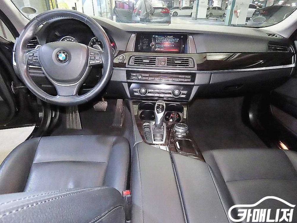 [BMW]5시리즈 (F10) 528i xDrive M 에어로 다이나믹 (5인승) #고유가특가 이미지
