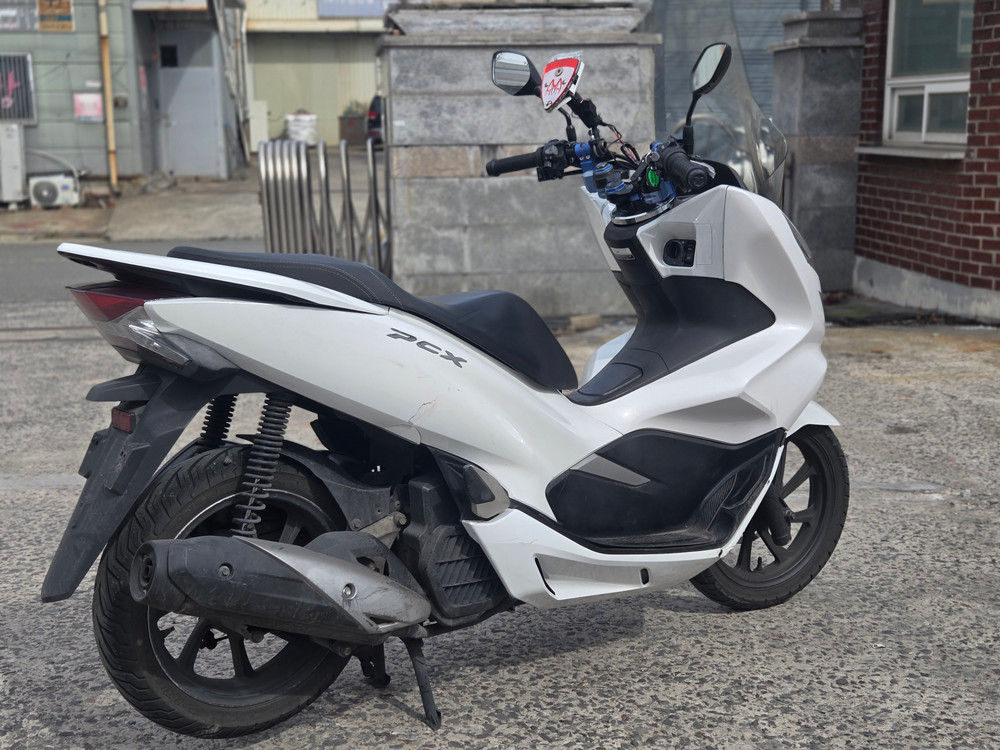 20년식 혼다 PCX 125 판매합니다 이미지