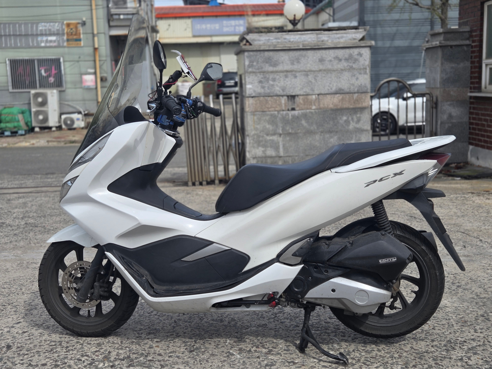 20년식 혼다 PCX 125 판매합니다 이미지