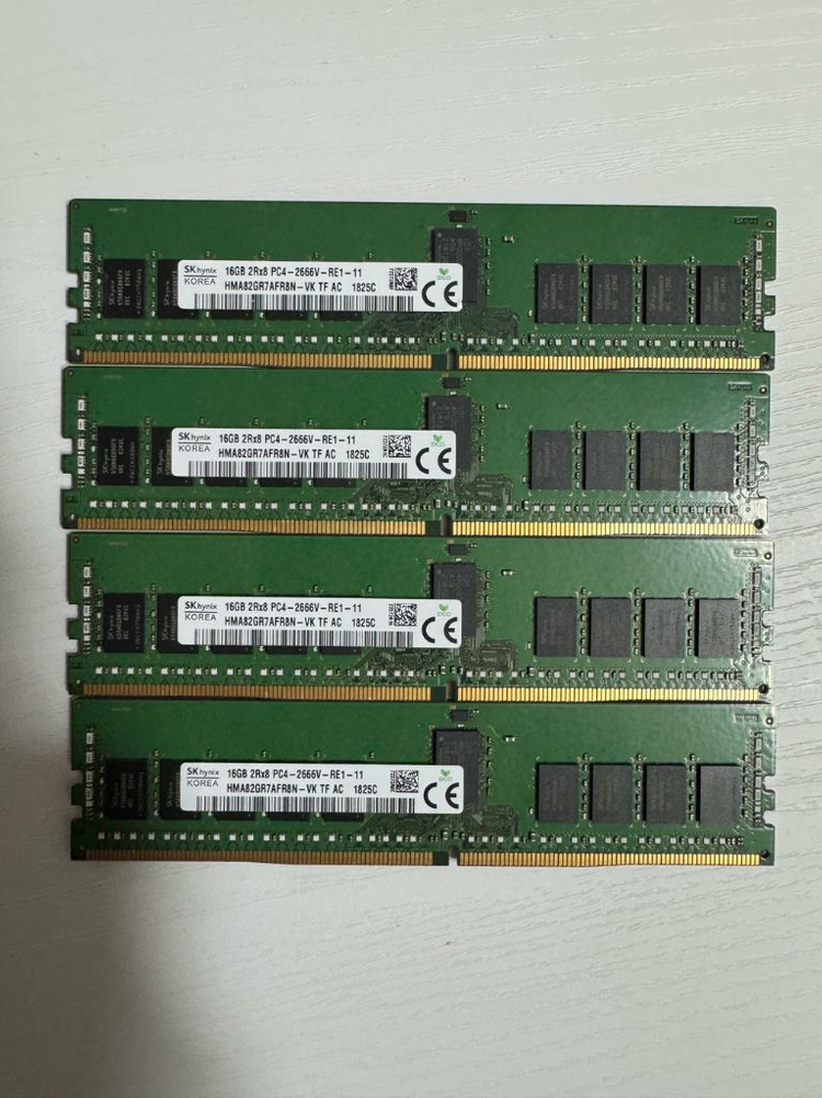 SK하이닉스 DDR4 16GB 서버/워크스테이션 램 4개 이미지