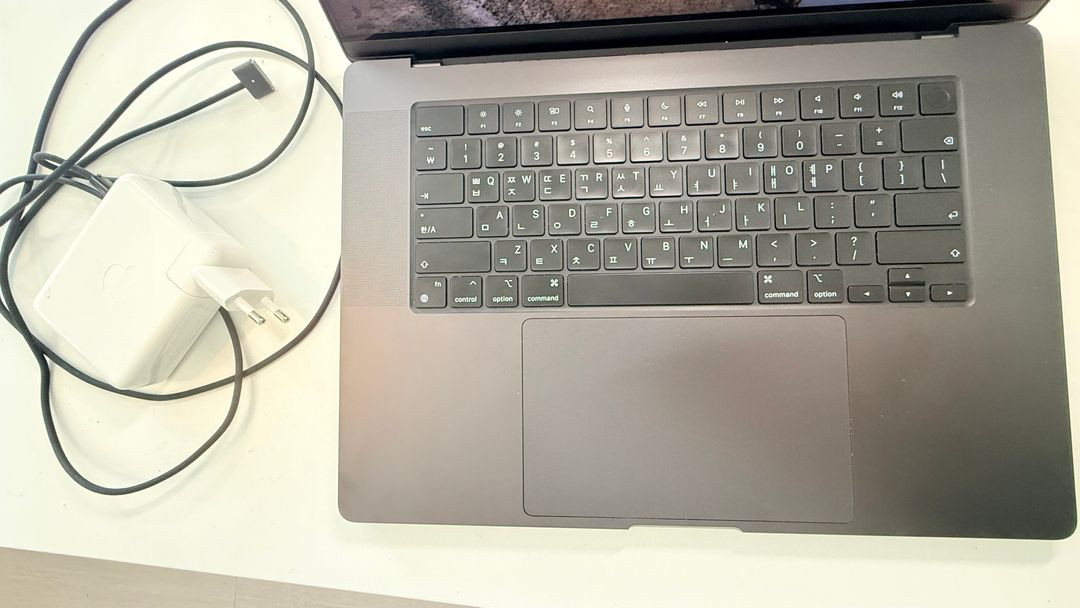 맥북 M4 Pro 16인치 24GB 1T 이미지