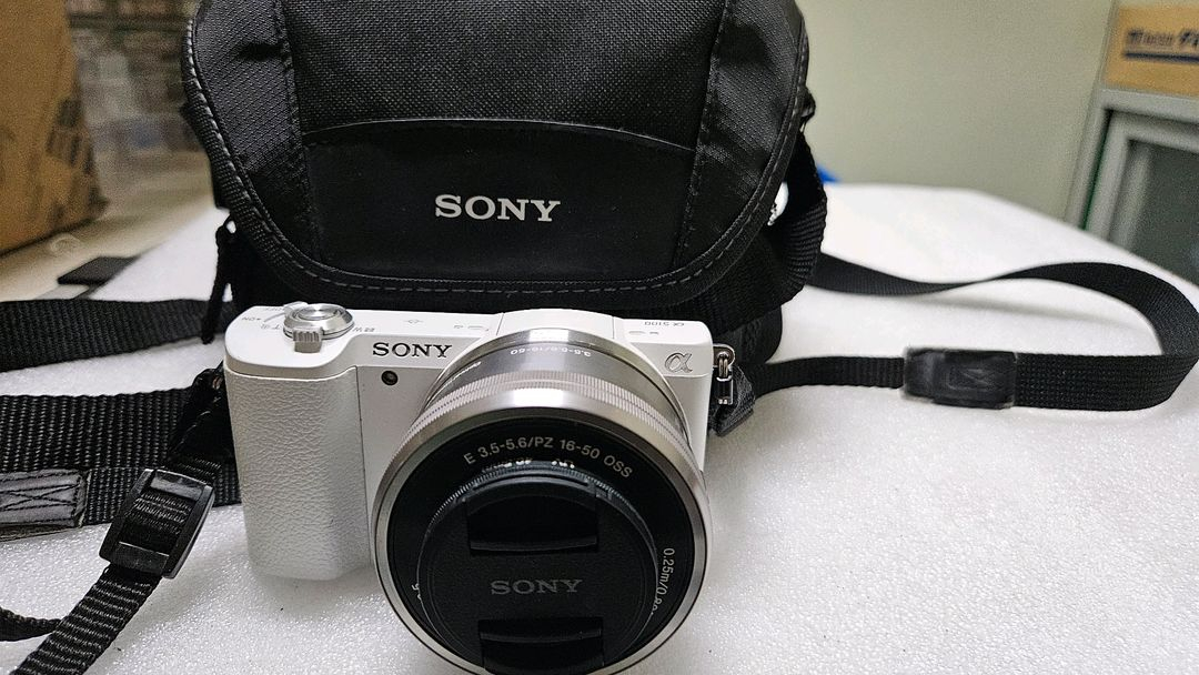 소니 a5100화이트 1650번들 이미지