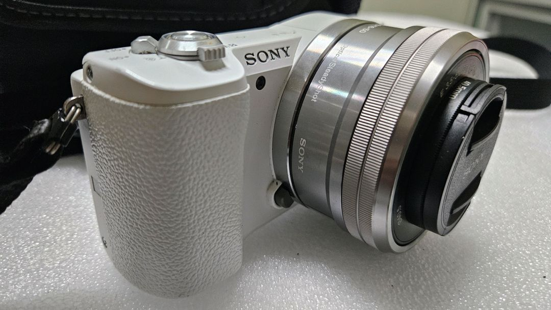 소니 a5100화이트 1650번들 이미지
