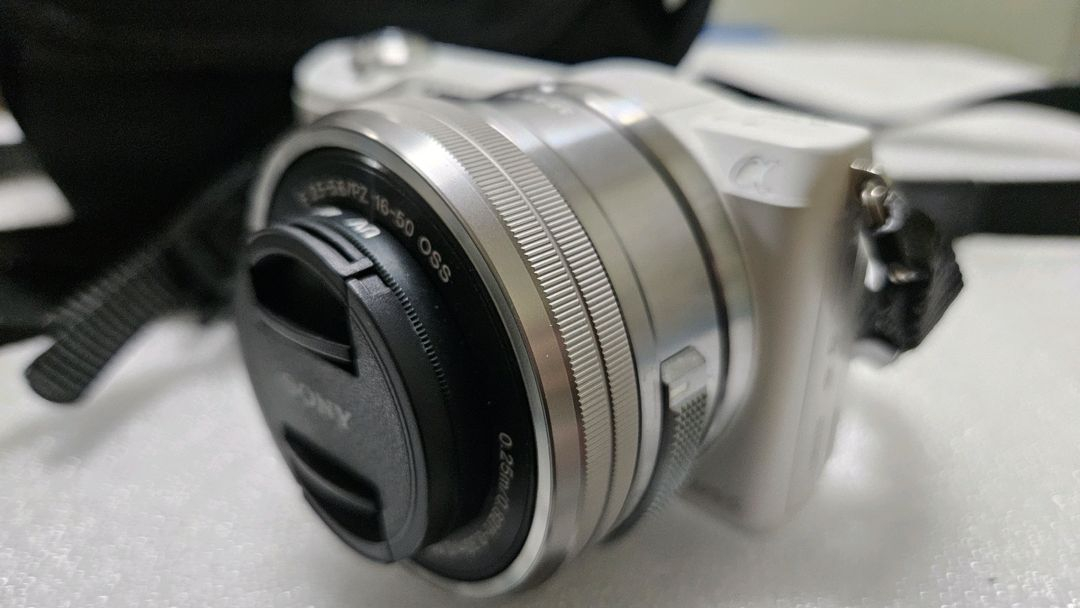 소니 a5100화이트 1650번들 이미지