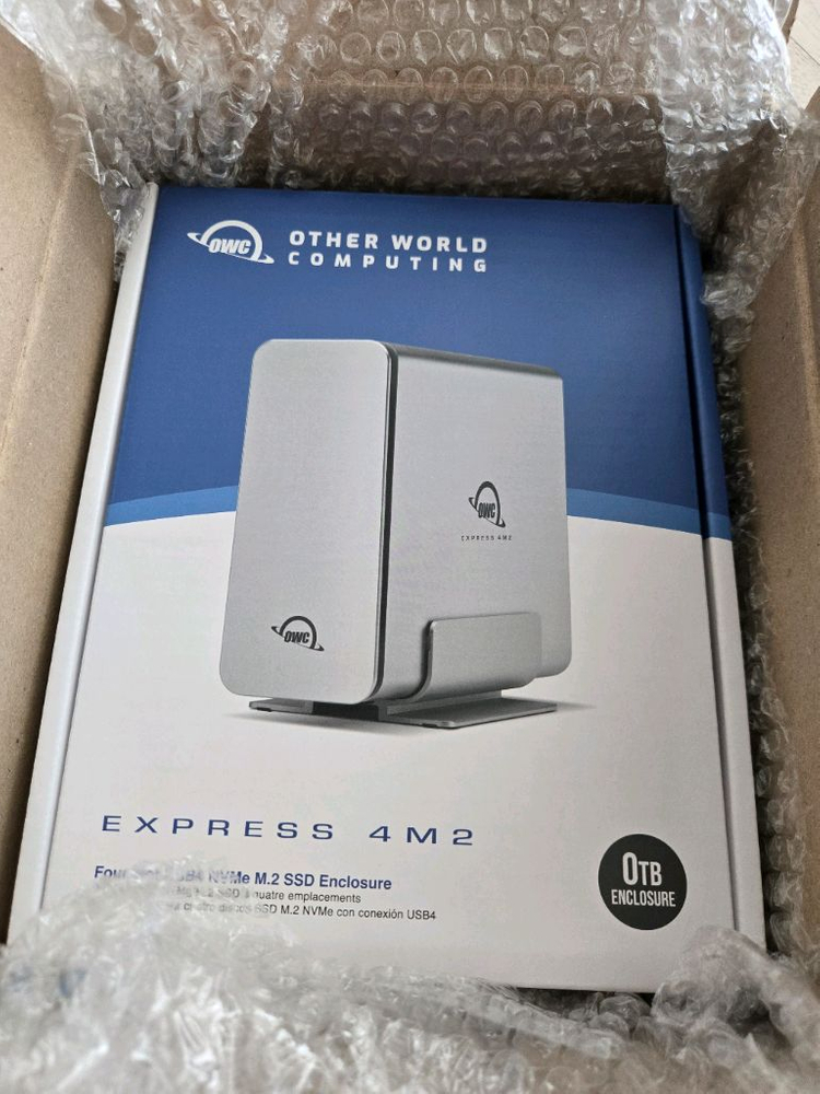 OWC Express 4M2 외장 SSD 인클로저 이미지