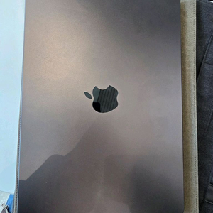 m5 MacBook pro 14 이미지