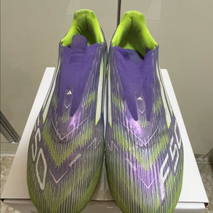 아디다스 f50 축구화 이미지