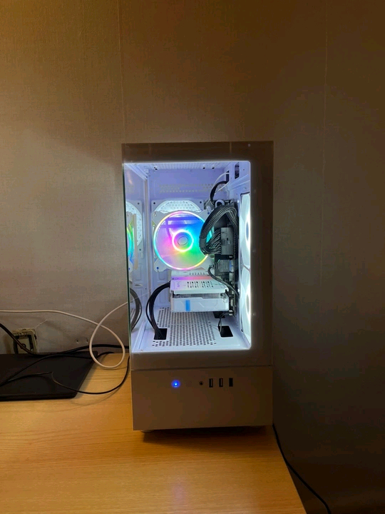 RTX 4060 컴퓨터 본체 판매합니다. 이미지