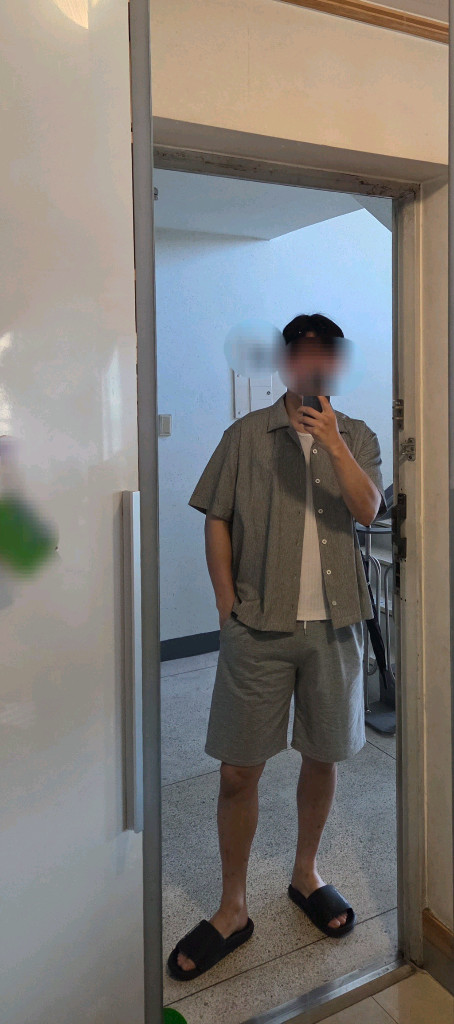 필루미네이트 스트라이프 크롭 반팔 셔츠 이미지