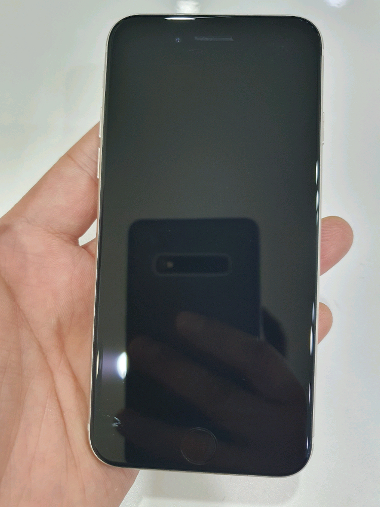 아이폰se3 64G 무잔상 상태굿 중고폰 이미지