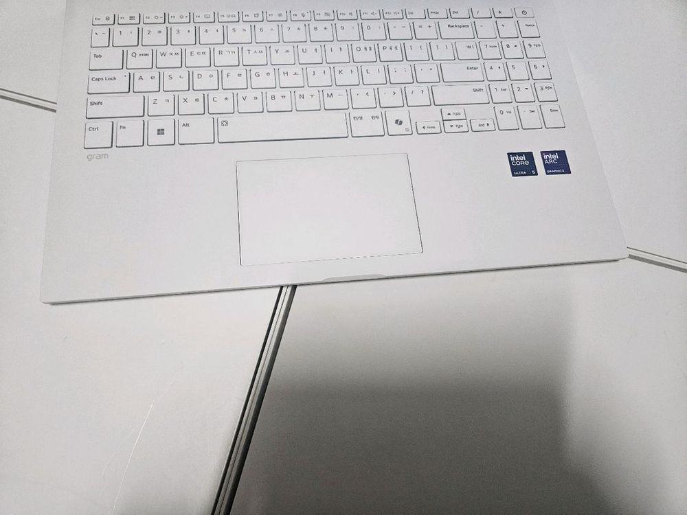 26년제조)LG그램 노트북 15인치 15Z90T U5/램16/SSD256 이미지