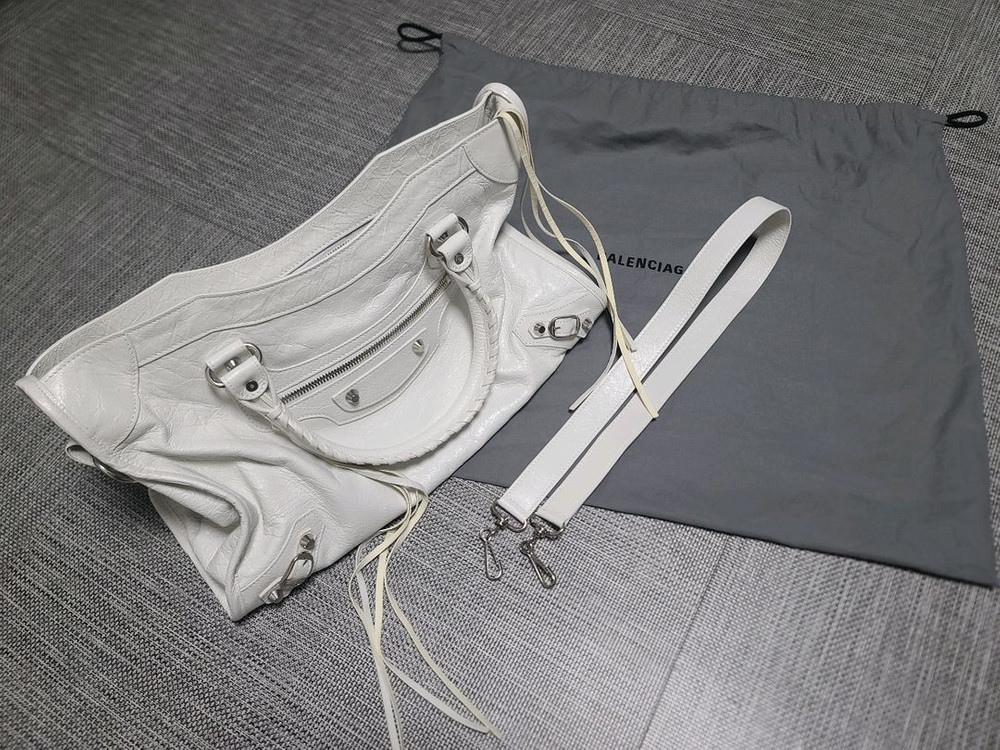 발렌시아가 르시티백 미디움 토트백 숄더백 화이트 이미지