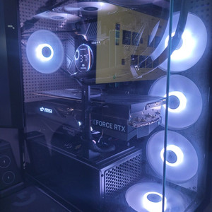 RTX 4080 / i7-13700K / RAM 32G 고사양 컴퓨터 본체 판매 합니다 이미지