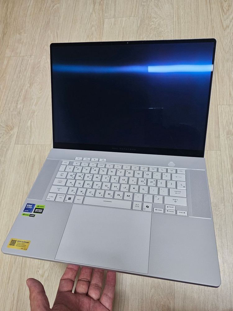 ASUS ROG 제피러스 g16 5070ti 이미지