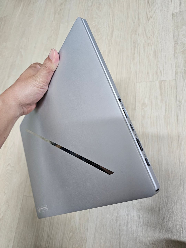 ASUS ROG 제피러스 g16 5070ti 이미지