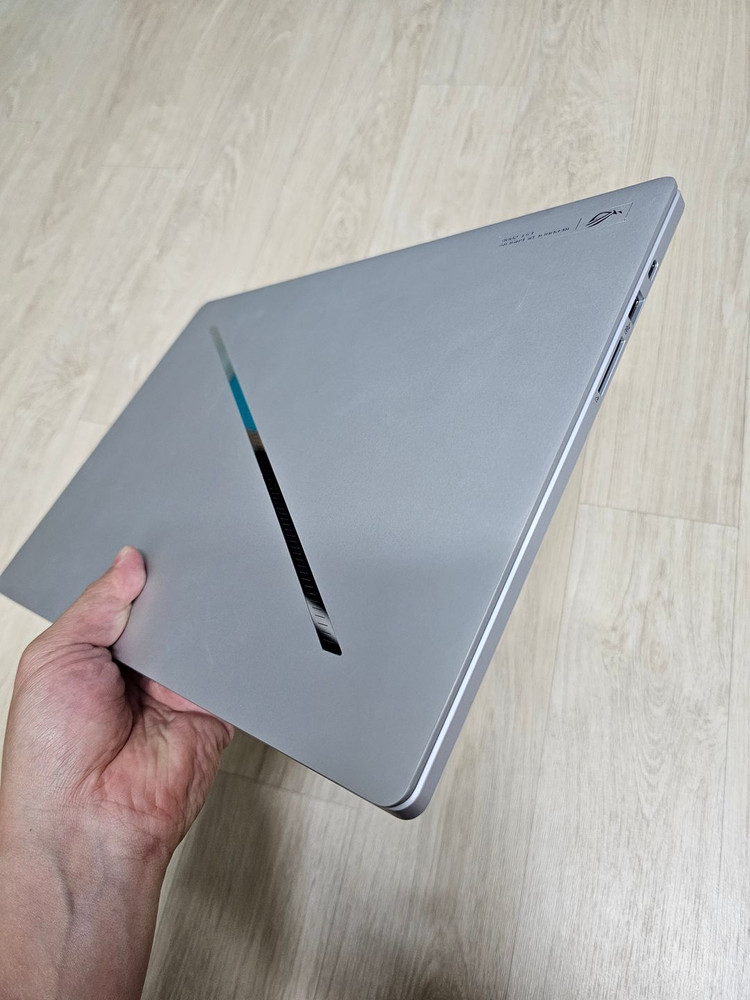 ASUS ROG 제피러스 g16 5070ti 이미지