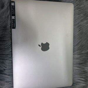 애플 맥북프로 실버 15인치 ssd1tb RAM 16GB 이미지