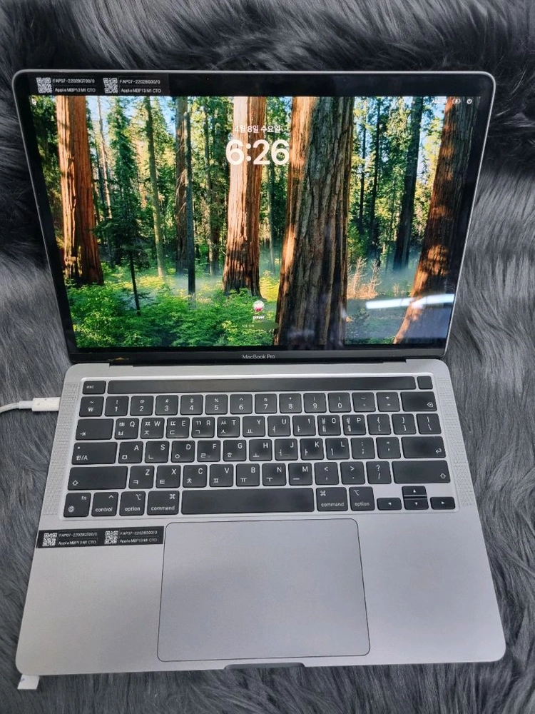 애플 맥북프로 실버 15인치 ssd1tb RAM 16GB 이미지