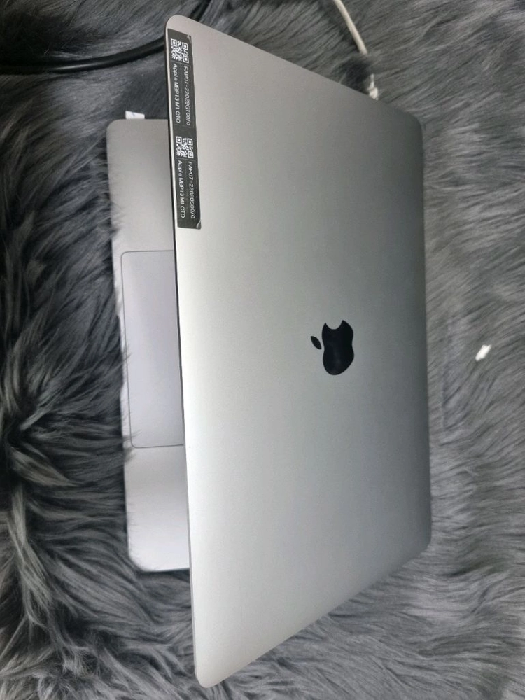 애플 맥북프로 실버 15인치 ssd1tb RAM 16GB 이미지