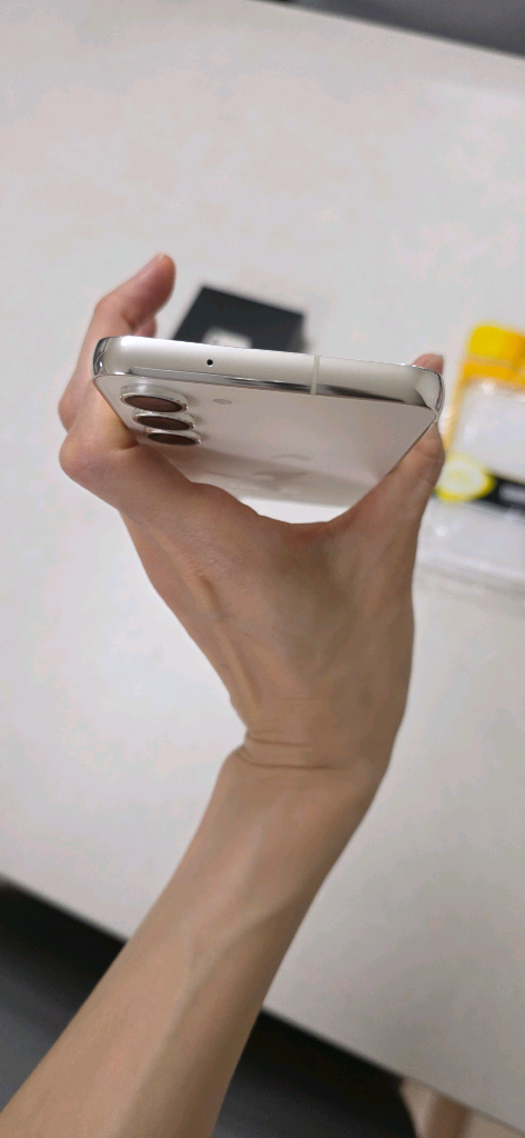 갤럭시 s23 256 크림 풀박스 정상해지폰 이미지