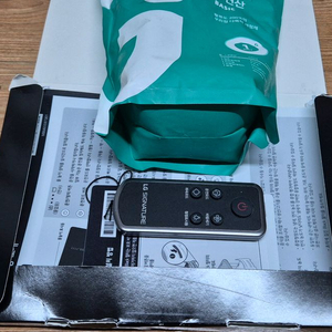 LG 시그니처 가습 공기청정기 리모컨 및 관리제 이미지