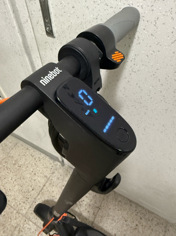 세그웨이 나인봇 F40 (자물쇠 포함) 100km미만 이미지