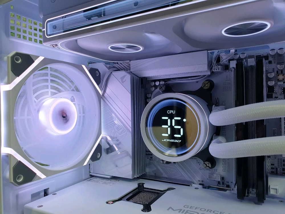 미사용 ) 9800X3D & RTX5070TI 컴퓨터 PC 이미지