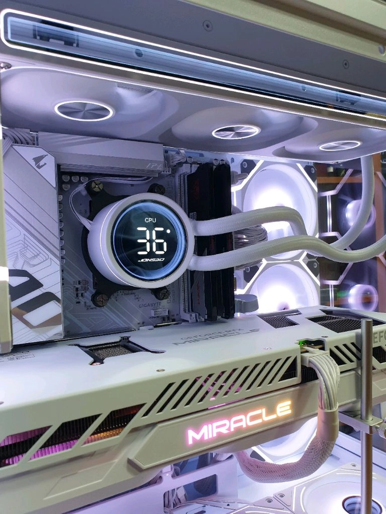 미사용 ) 9800X3D & RTX5070TI 컴퓨터 PC 이미지