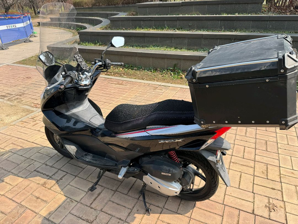 혼다 pcx125 18년 스페셜컬러 스마트키차량 팝니다 이미지