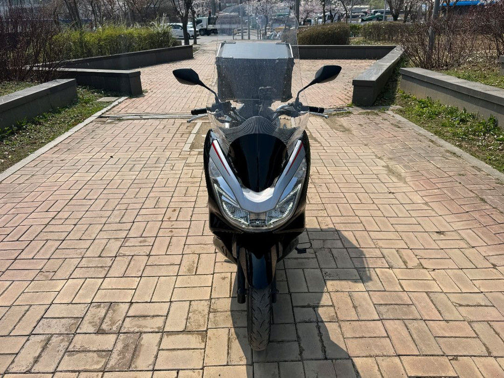 혼다 pcx125 18년 스페셜컬러 스마트키차량 팝니다 이미지