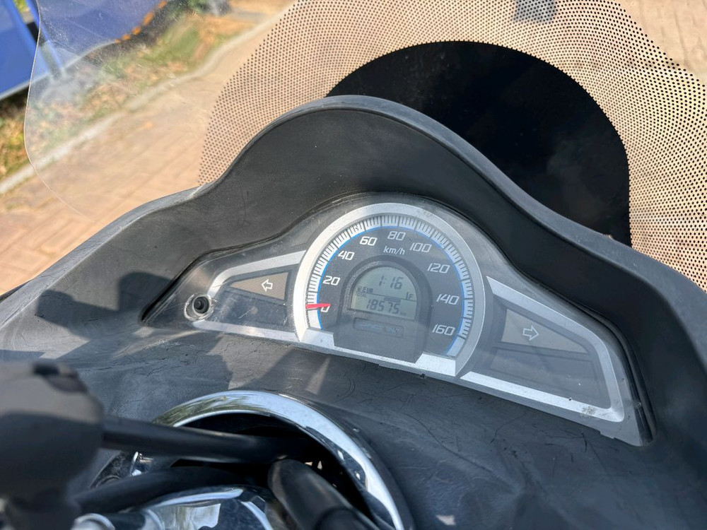 혼다 pcx125 18년 스페셜컬러 스마트키차량 팝니다 이미지