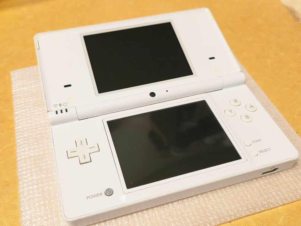할인가능) 미품급 닌텐도 dsi 화이트 내구성갑 제품 dslite 게임보이x 레트로랜드 이미지