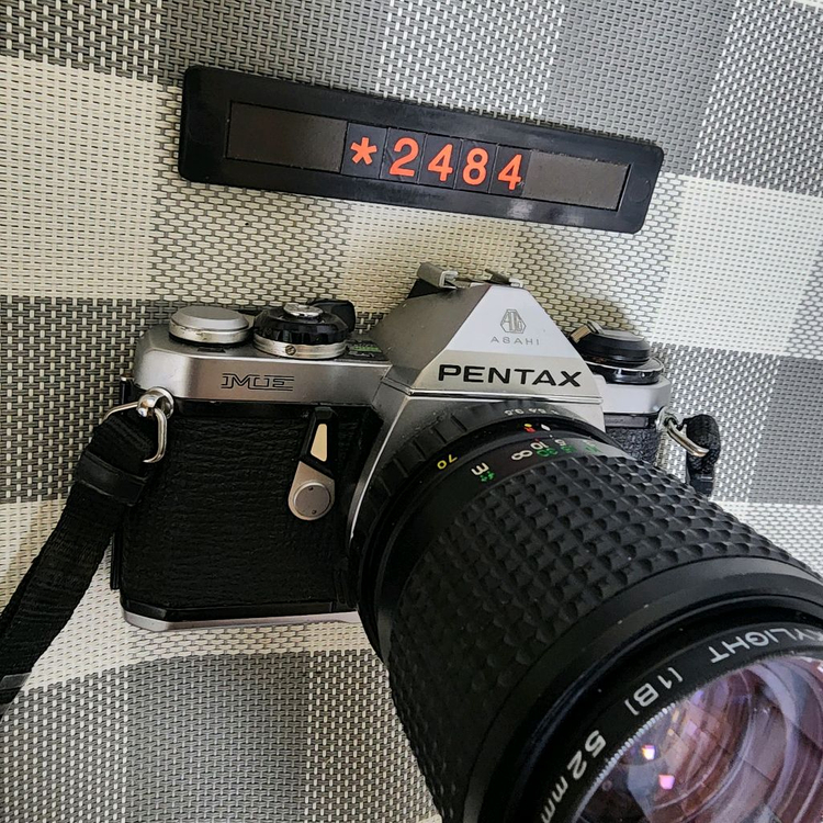 펜탁스 ME 실버바디 필름카메라 35-70mm 줌렌즈 이미지