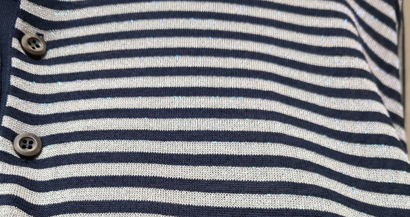 프라다 오버핏 카라 반팔티 맨투맨자켓패딩루이비통프라다디올셀린느톰브라운몽클레어스톤아일랜드에르메스준지 이미지