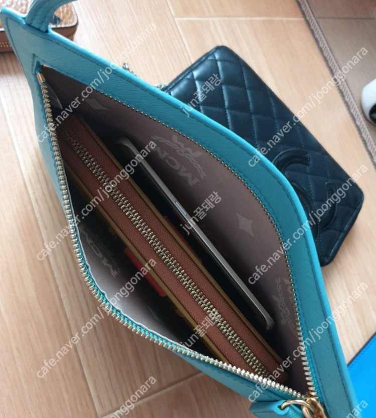 엠씨엠 가방 미니 클러치백 MCM 클러치백 파랑/민트/블랙 사피아노 mcm 파우치 미니백 가방 #거의새거# 이미지