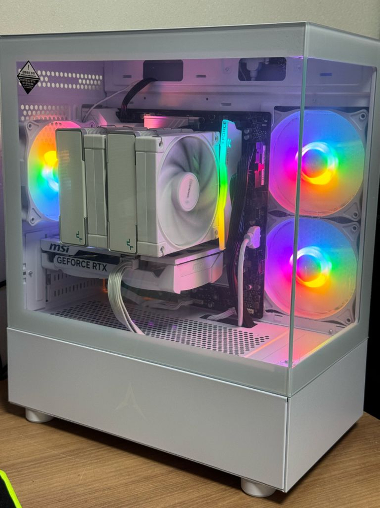 인텔 i7-13700K / RTX5060 작업용 게이밍 컴퓨터 급처 이미지