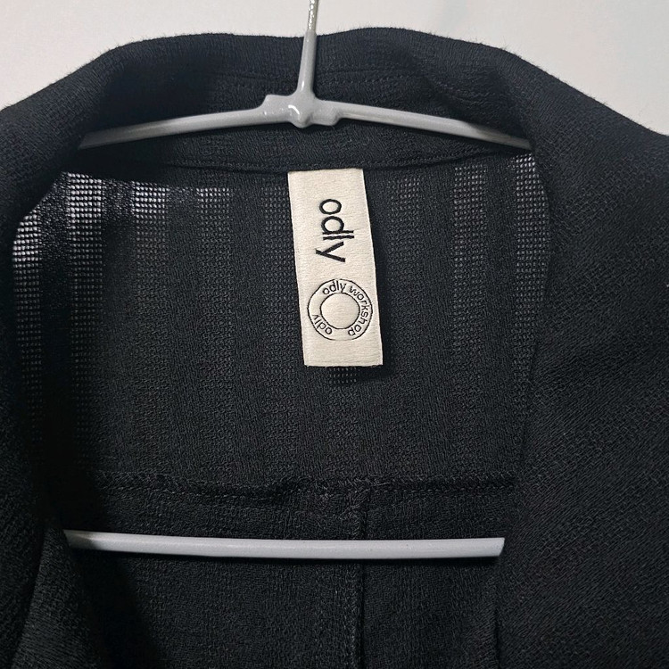 77~99까지)오들리 워크샵 오버핏 블랙 셔츠 원피스 이미지